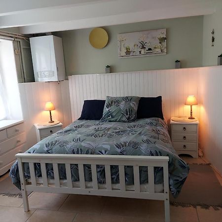 Charming Two Bedroom Gite With Beautiful Gardens Confolens Eksteriør bilde