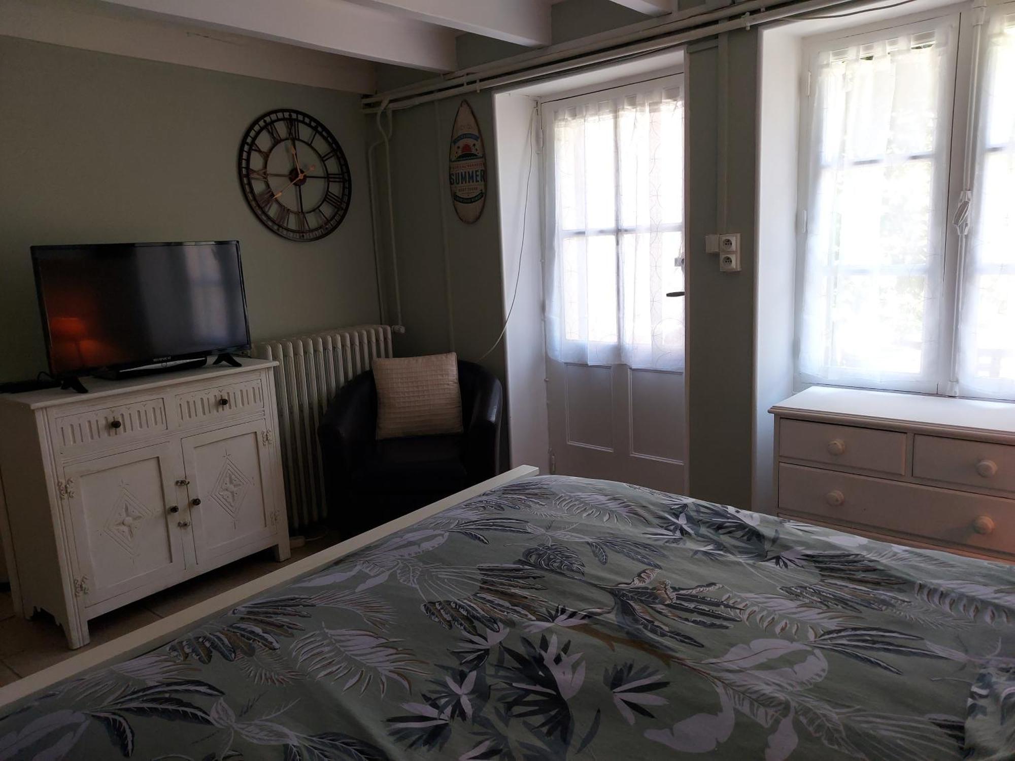 Charming Two Bedroom Gite With Beautiful Gardens Confolens Eksteriør bilde