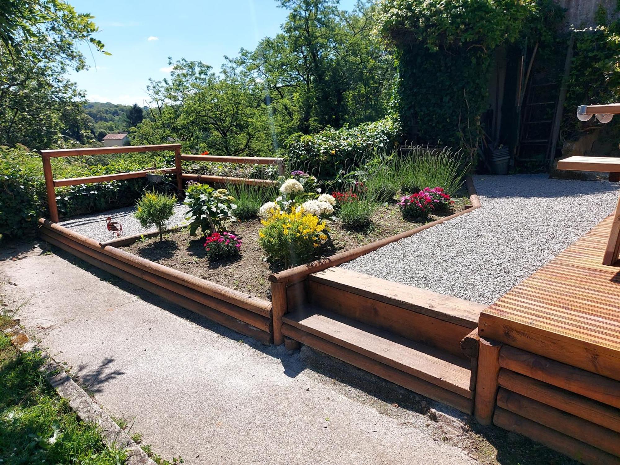 Charming Two Bedroom Gite With Beautiful Gardens Confolens Eksteriør bilde
