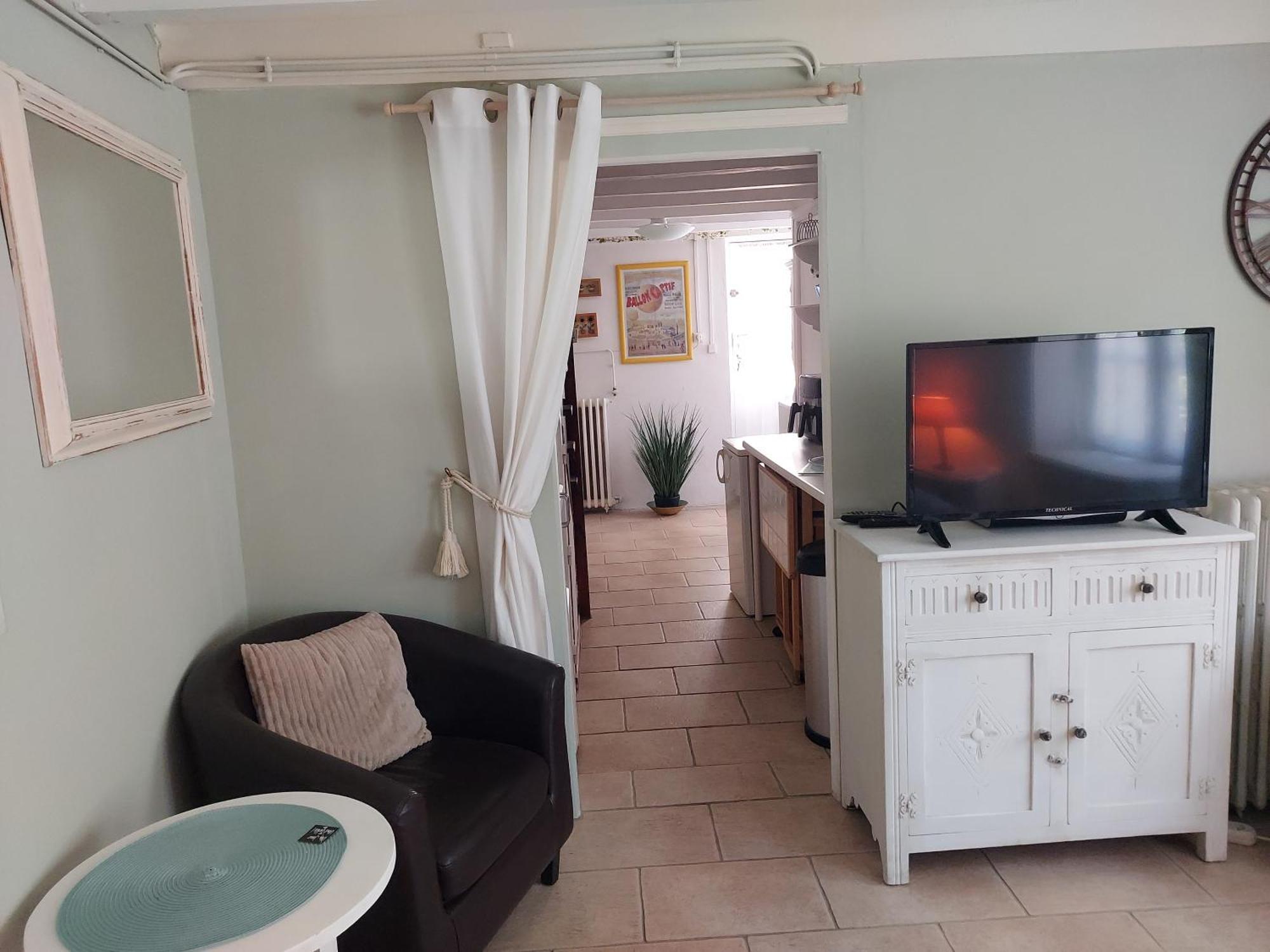 Charming Two Bedroom Gite With Beautiful Gardens Confolens Eksteriør bilde