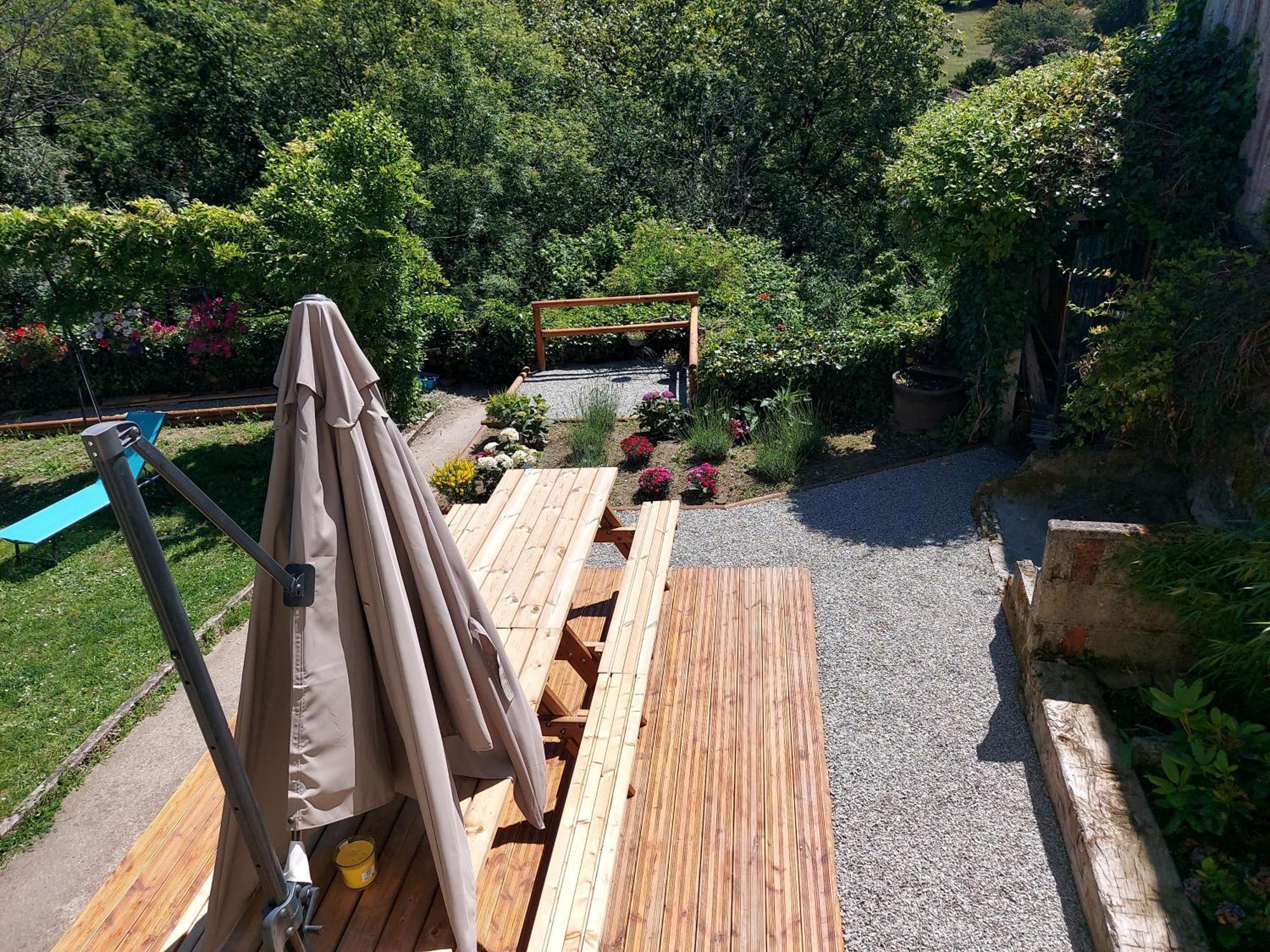 Charming Two Bedroom Gite With Beautiful Gardens Confolens Eksteriør bilde
