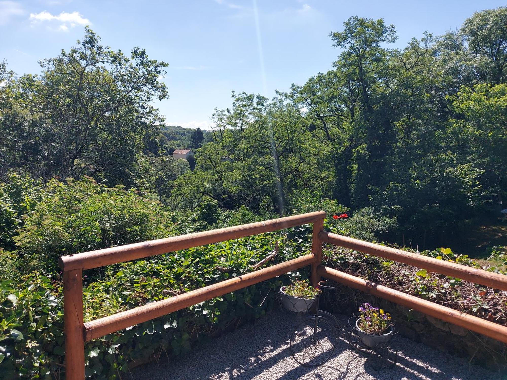 Charming Two Bedroom Gite With Beautiful Gardens Confolens Eksteriør bilde